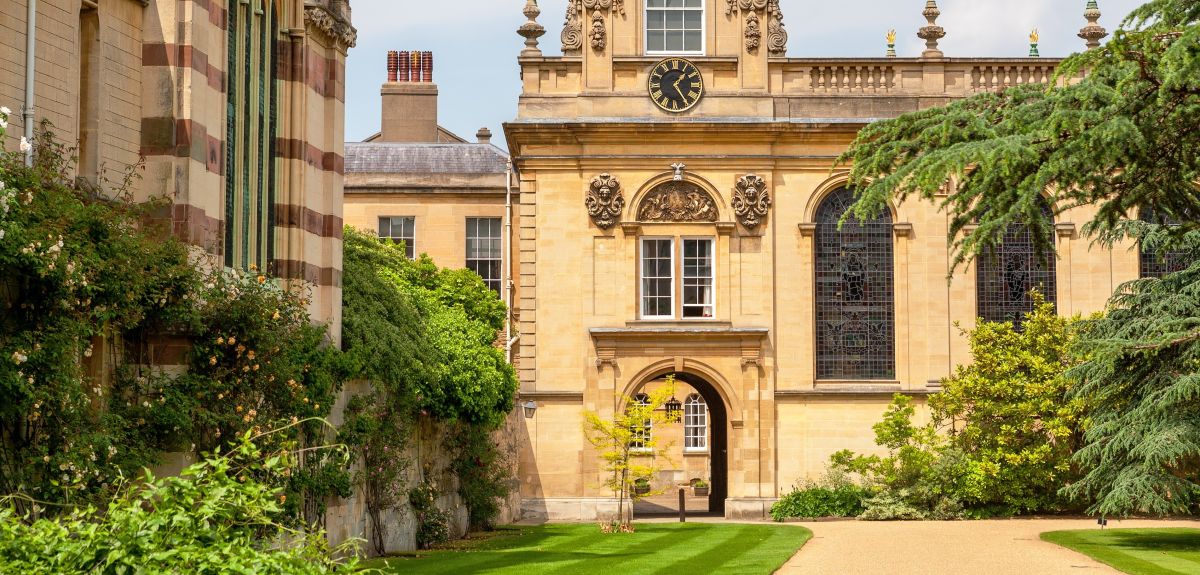 图像of Front Quadrangle of Trinity College.Oxford University
