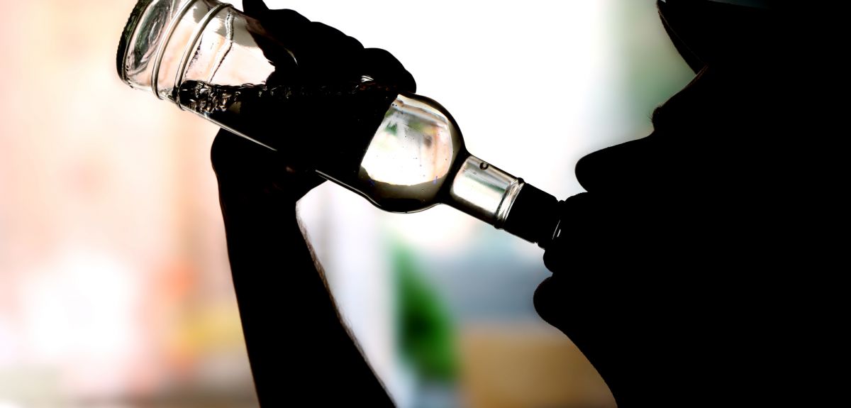 Genetic study provides evidence that alcohol accelerates